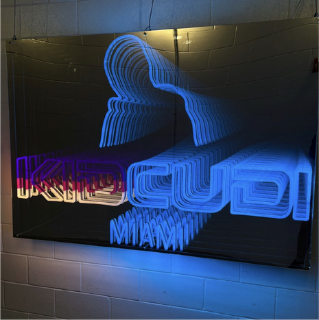 Infiniti Mirror Sign